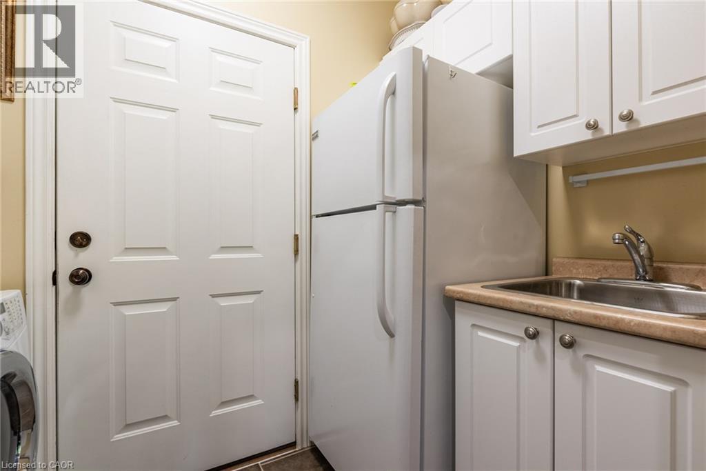 Photo 23 of 13 Iron Bridge Court, Caledonia ON