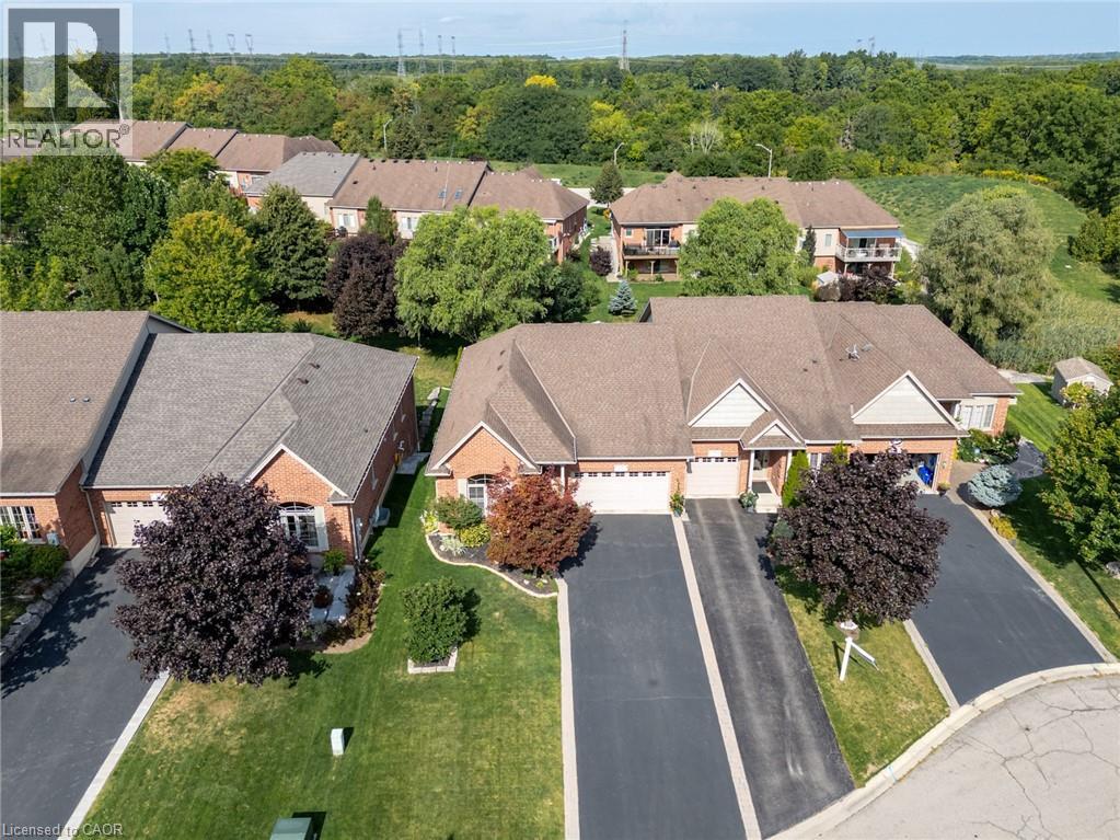 Photo 1 of 13 Iron Bridge Court, Caledonia ON