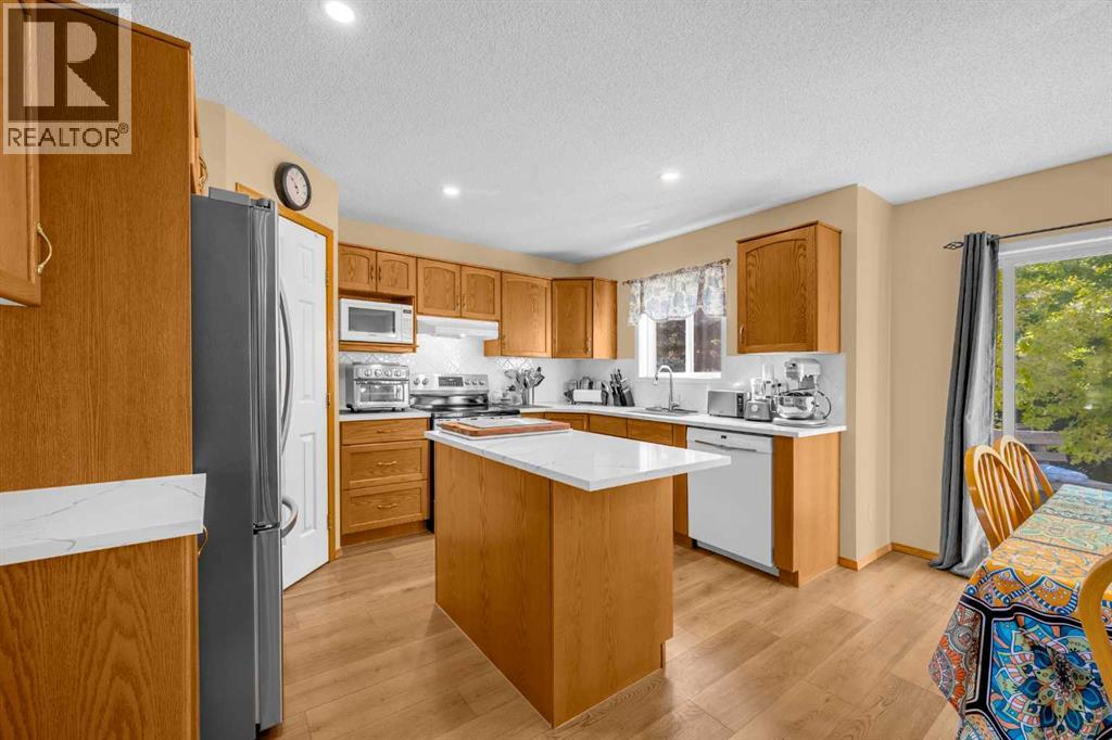 Photo 7 of 198 Panorama Hills Close Nw, Calgary AB