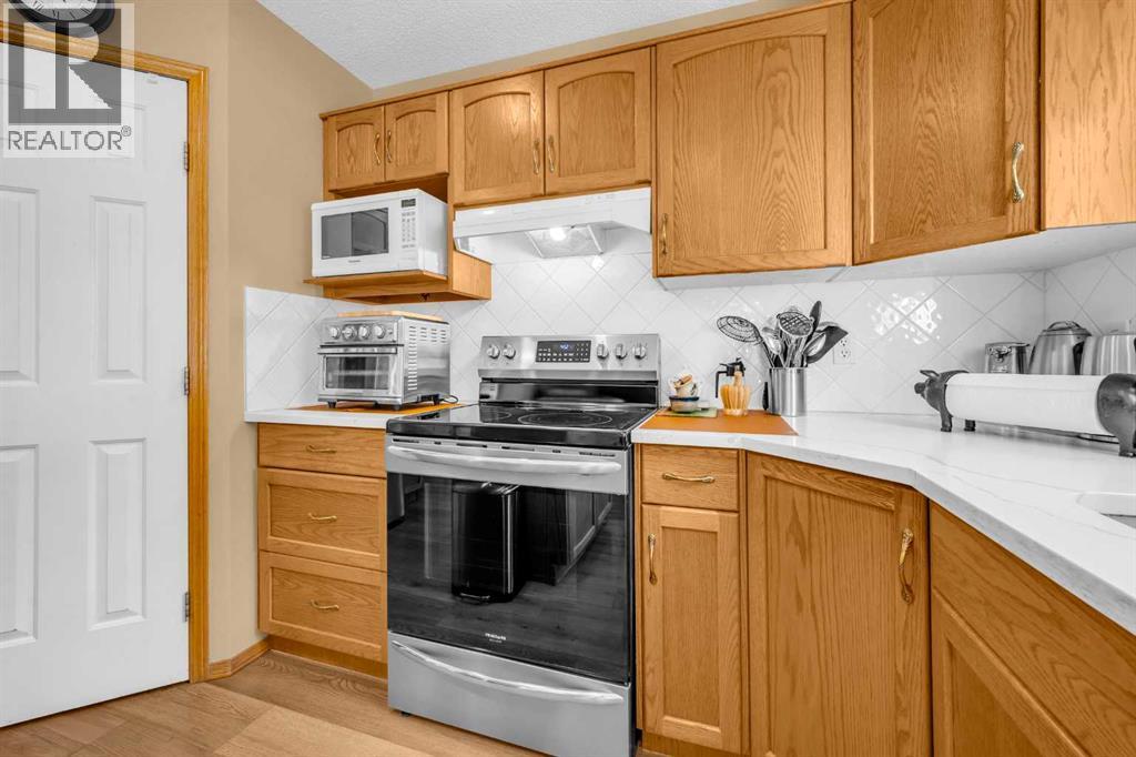 Photo 9 of 198 Panorama Hills Close Nw, Calgary AB