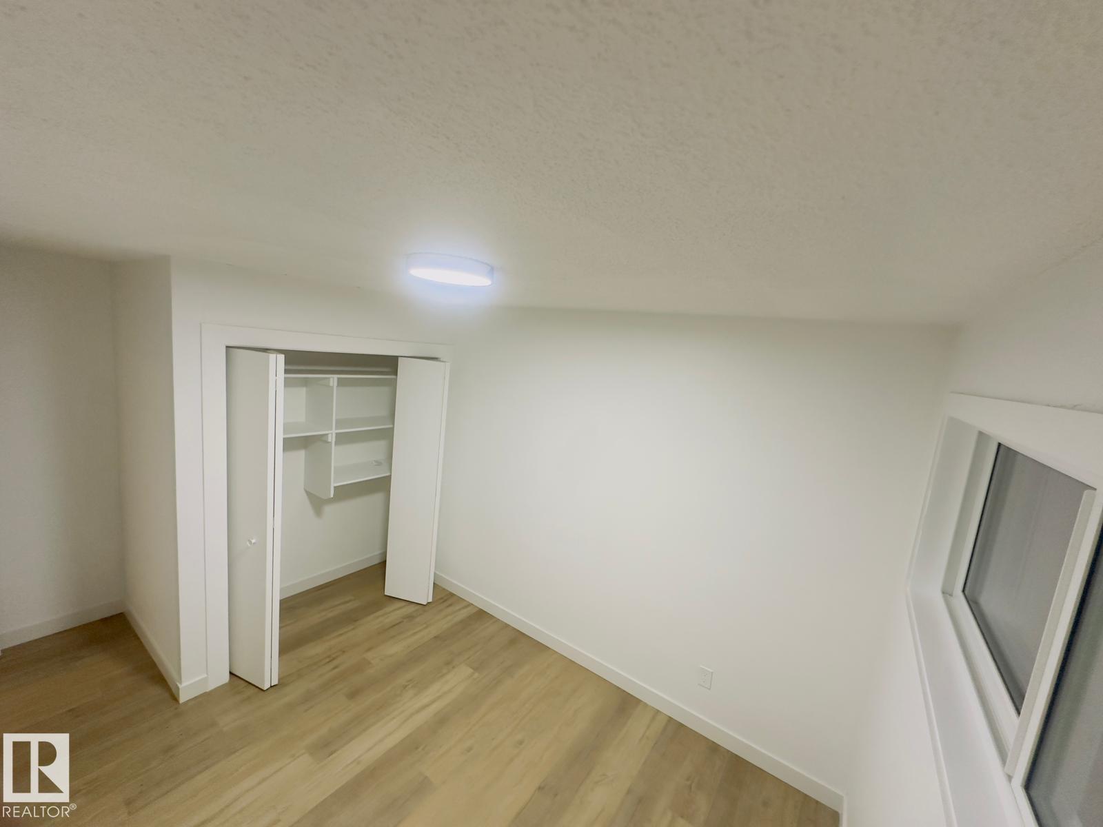 Photo 10 of 15911 108 Av Nw, Edmonton AB