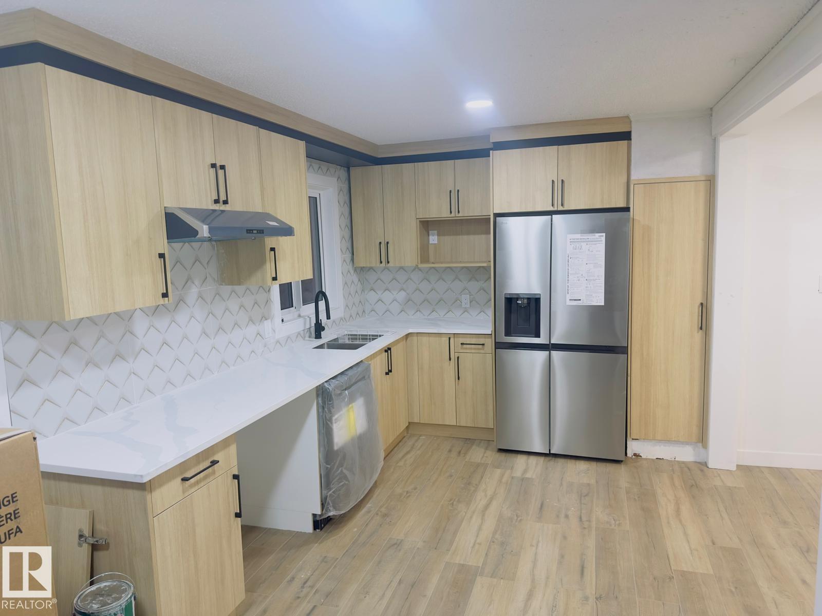Photo 2 of 15911 108 Av Nw, Edmonton AB