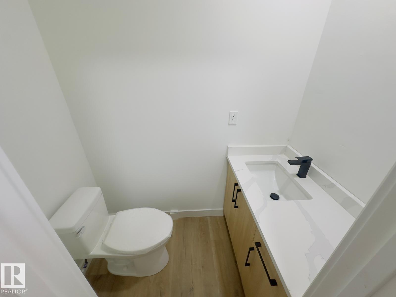 Photo 4 of 15911 108 Av Nw, Edmonton AB