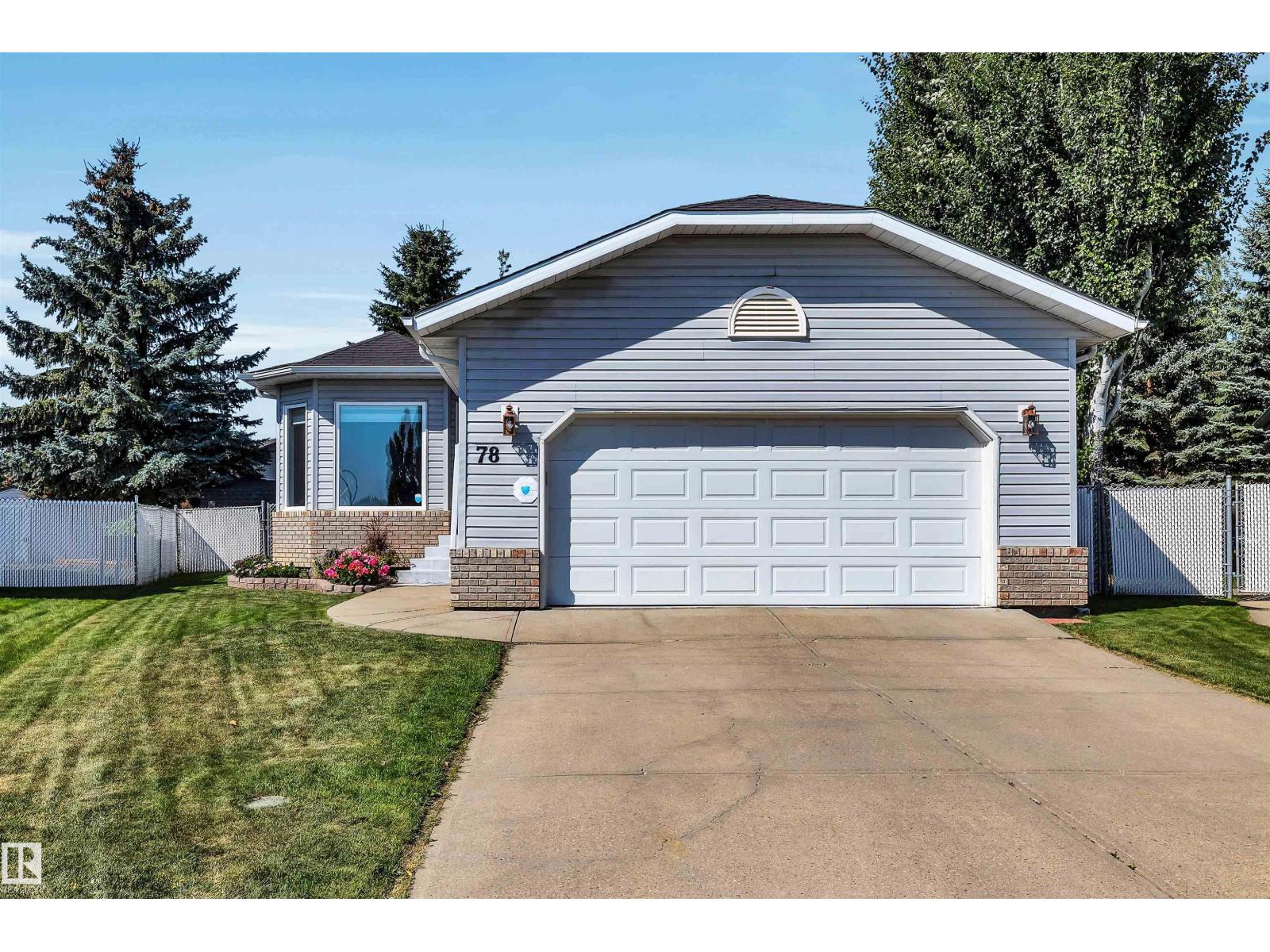 Photo 2 of 78 Deer Park Bv, Spruce Grove AB