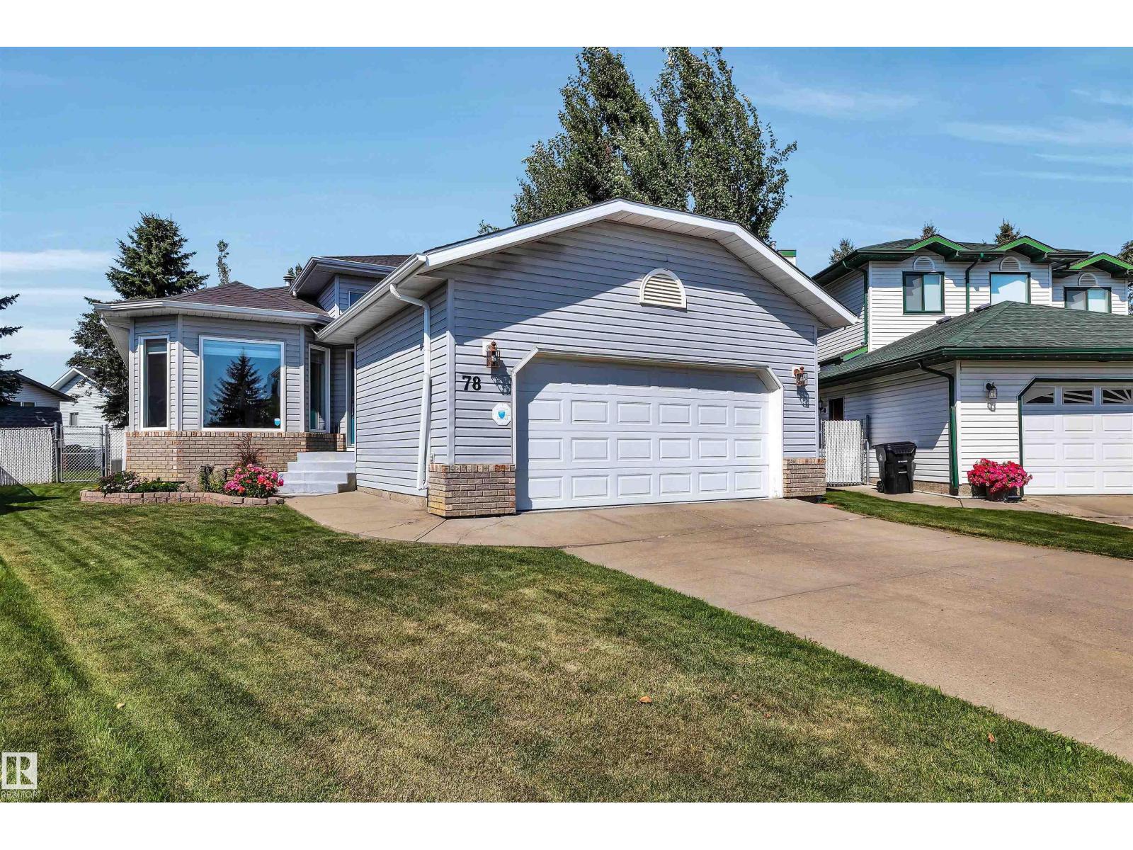 Photo 3 of 78 Deer Park Bv, Spruce Grove AB