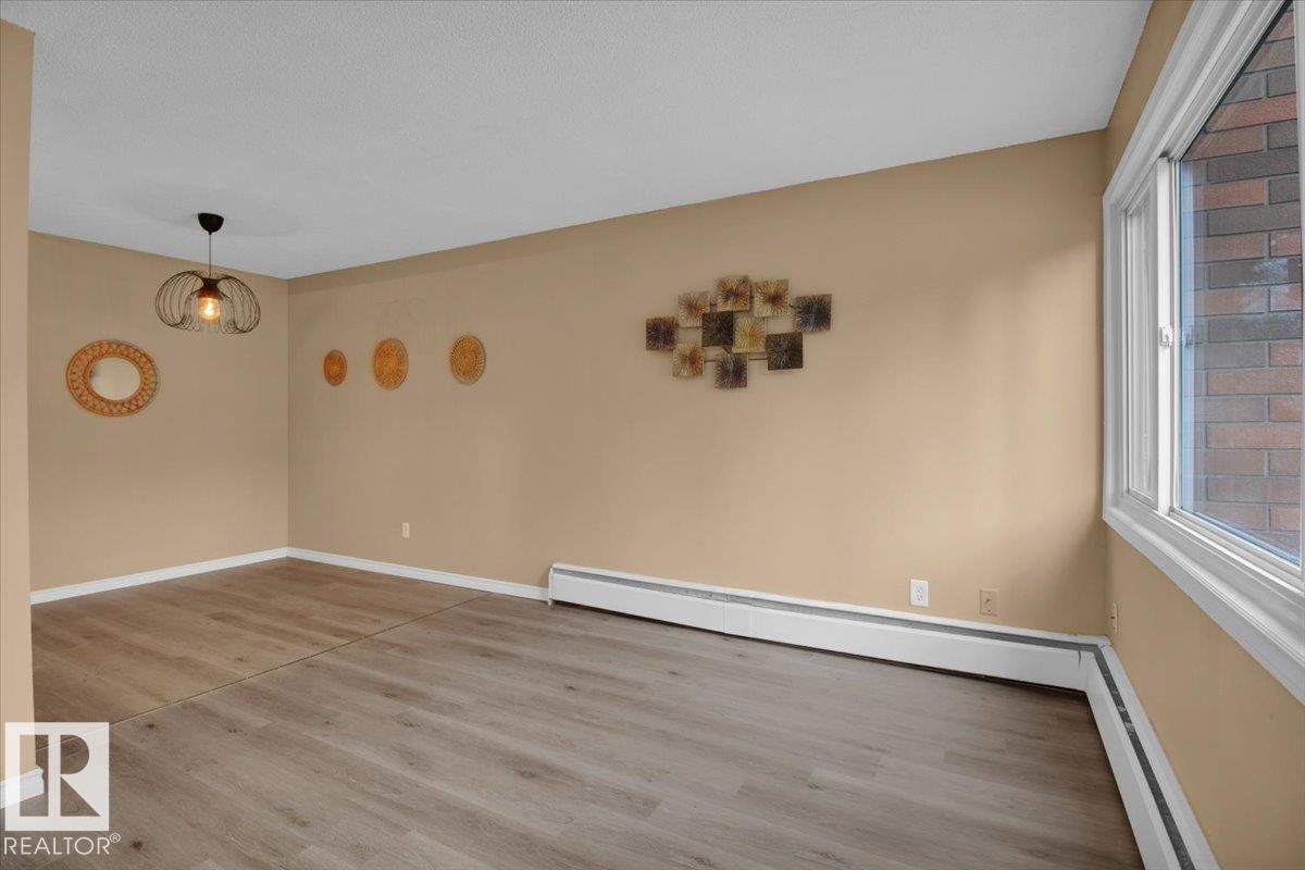 Photo 10 of 500 2908 116 A Av Nw, Edmonton AB