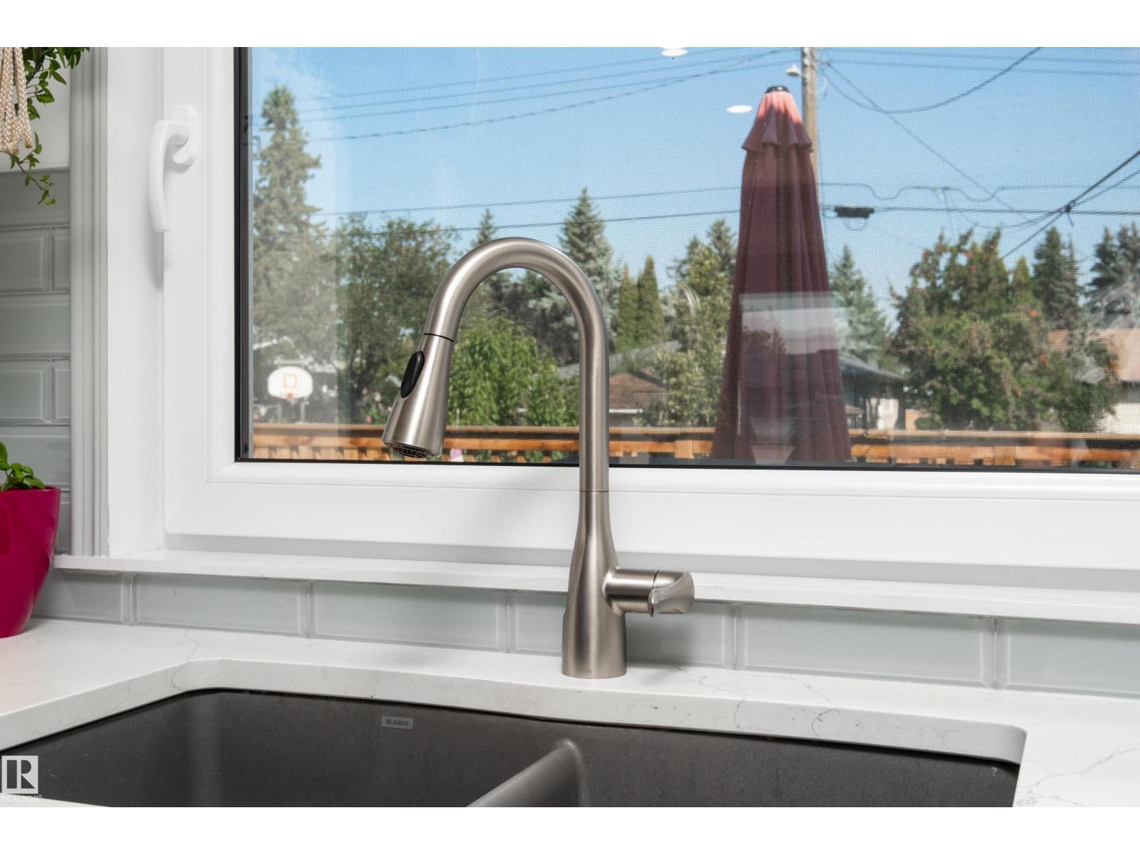 Photo 12 of 7708 106 A Av Nw, Edmonton AB