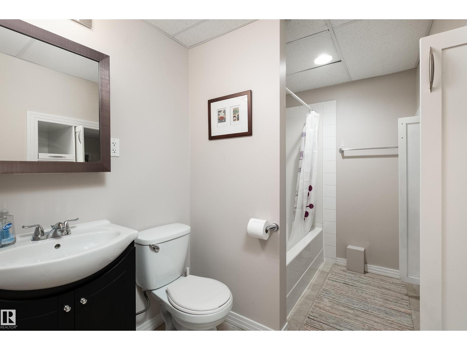 Photo 32 of 7708 106 A Av Nw, Edmonton AB