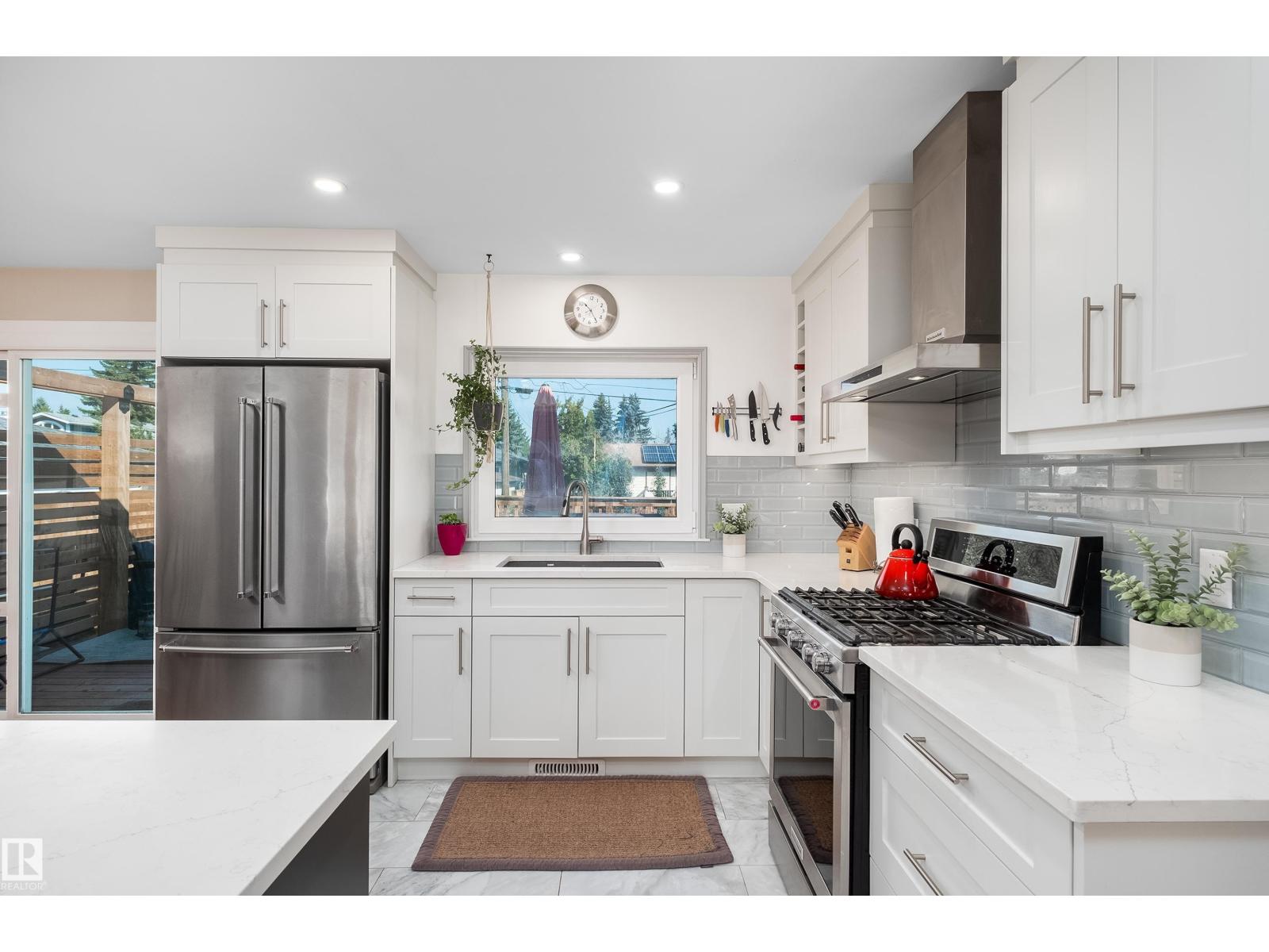 Photo 9 of 7708 106 A Av Nw, Edmonton AB