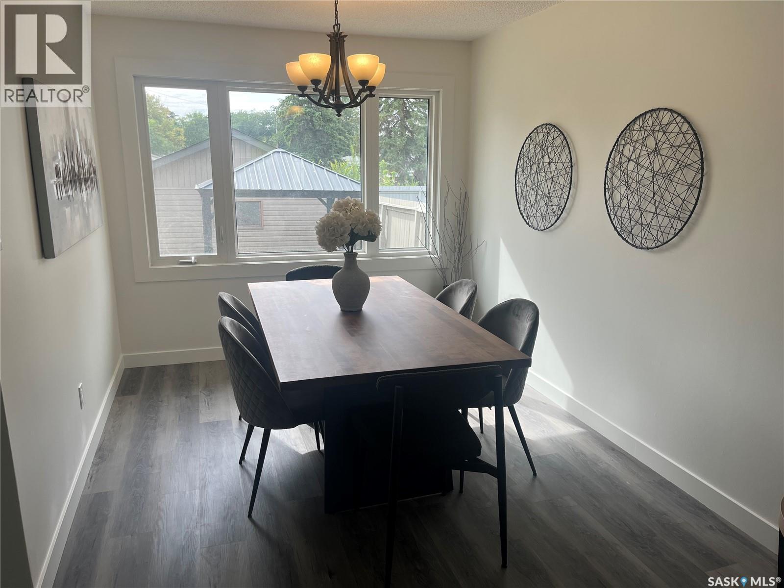Photo 11 of 711 18th Avenue E, Regina SK