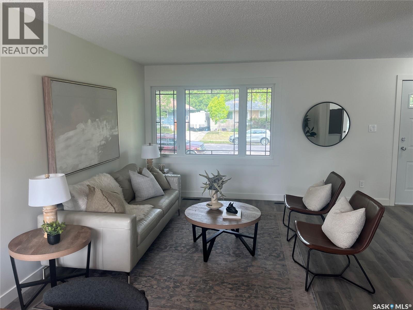 Photo 9 of 711 18th Avenue E, Regina SK