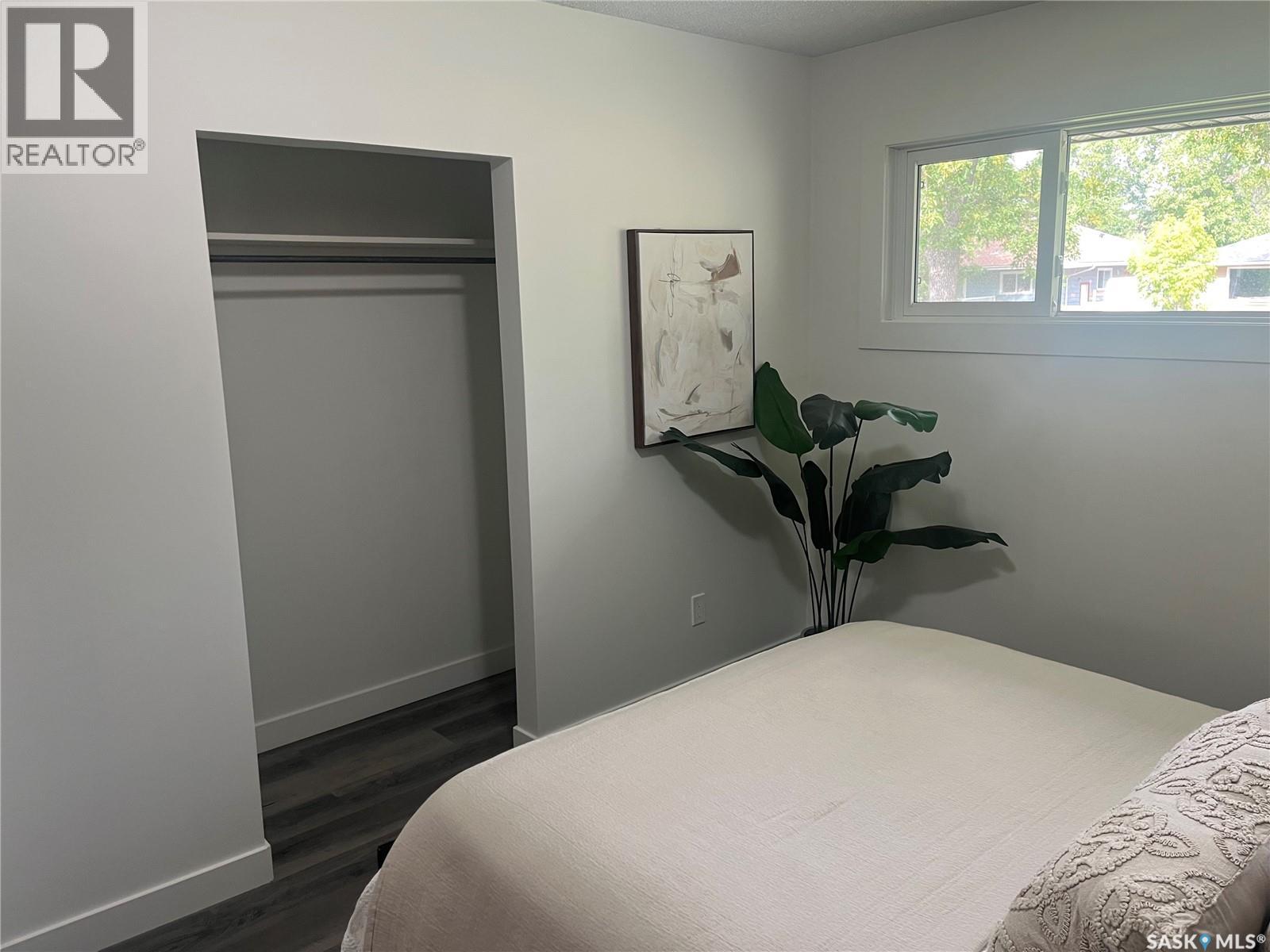Photo 18 of 711 18th Avenue E, Regina SK