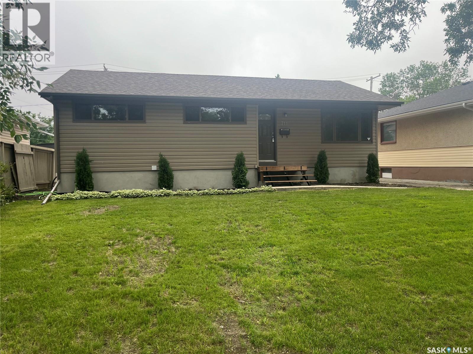 Photo 1 of 711 18th Avenue E, Regina SK