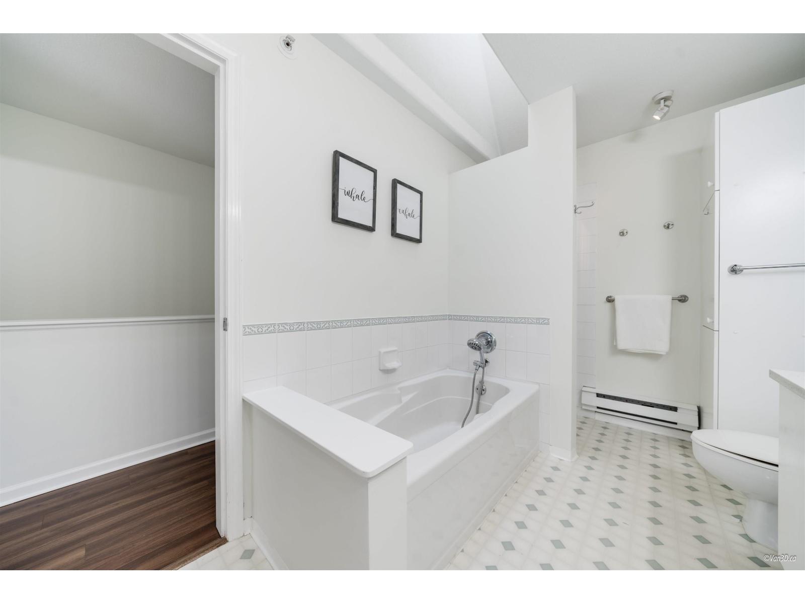 Photo 17 of 41 8930 Walnut Grove Drive, Langley BC