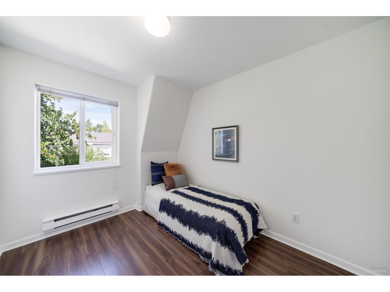 Photo 19 of 41 8930 Walnut Grove Drive, Langley BC