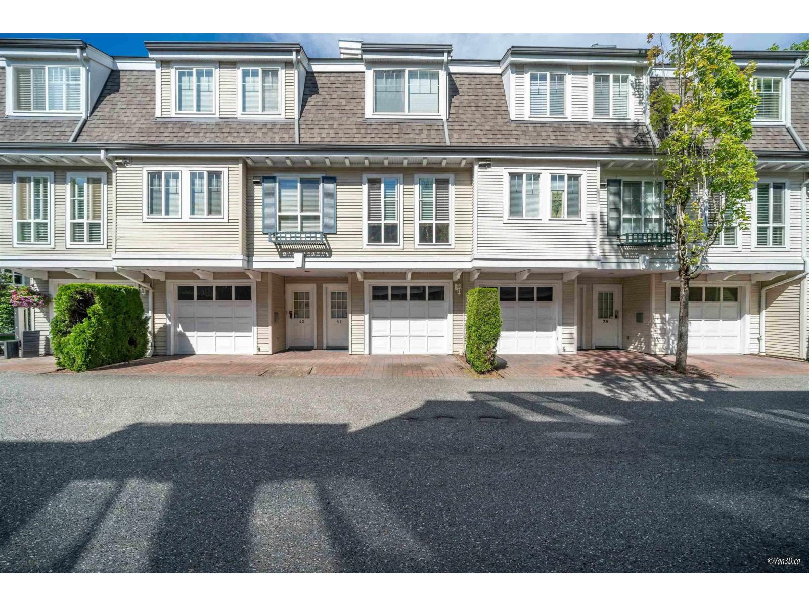 Photo 21 of 41 8930 Walnut Grove Drive, Langley BC