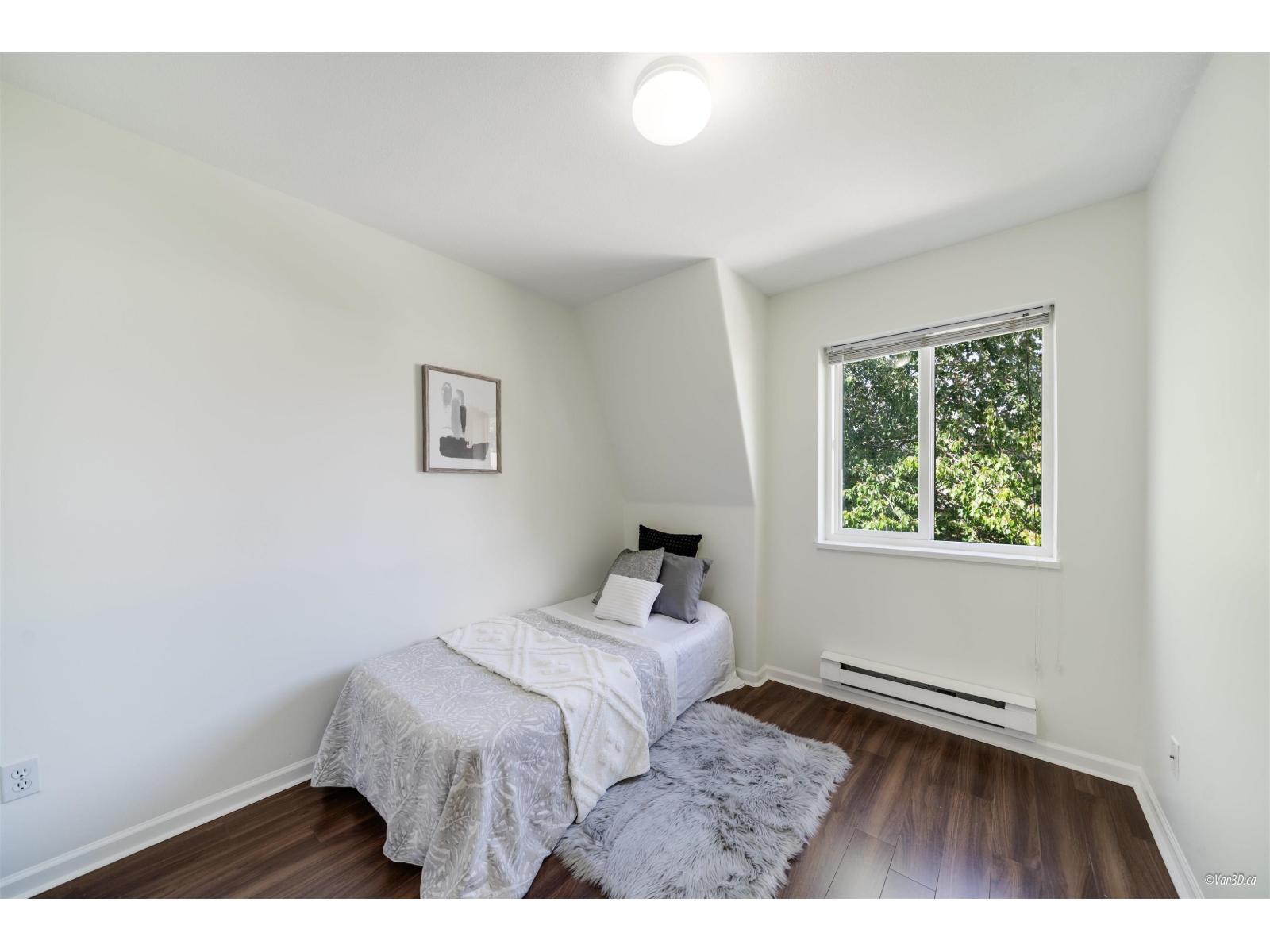 Photo 18 of 41 8930 Walnut Grove Drive, Langley BC
