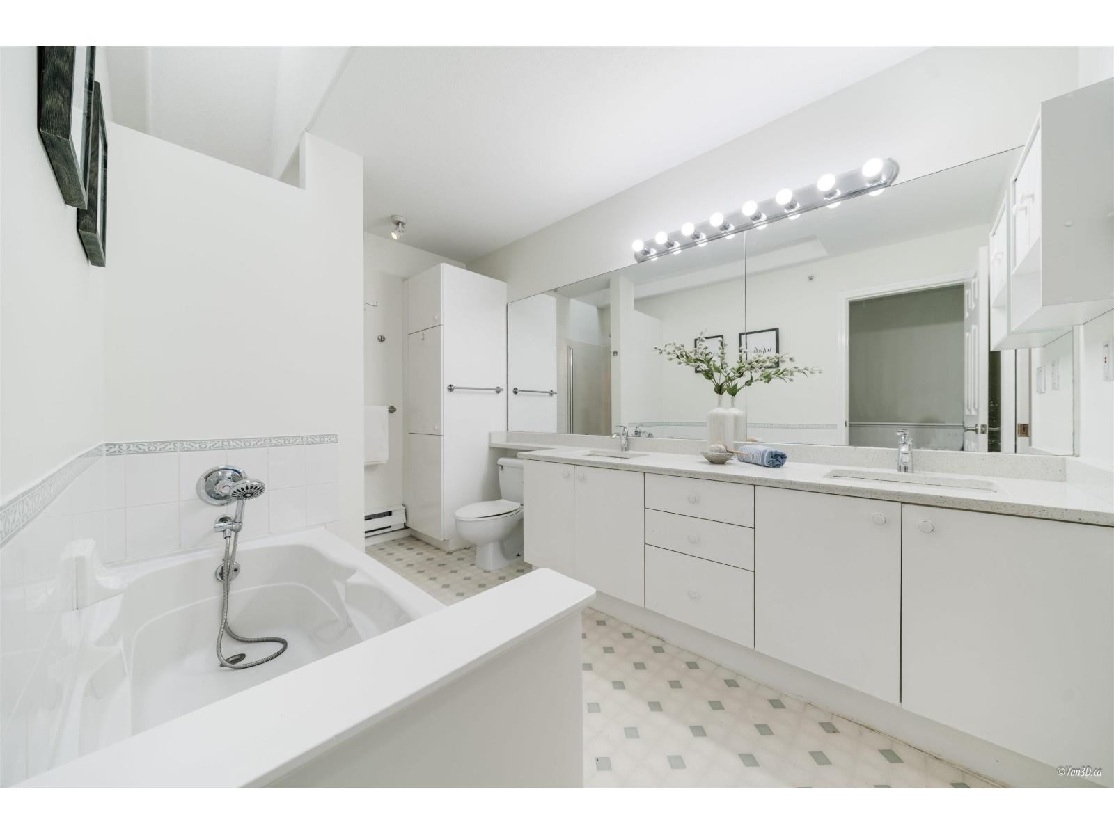 Photo 16 of 41 8930 Walnut Grove Drive, Langley BC