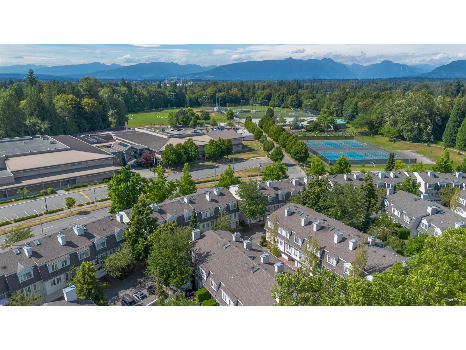 Photo 25 of 41 8930 Walnut Grove Drive, Langley BC