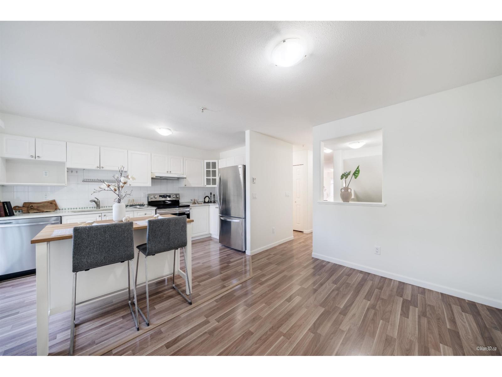Photo 4 of 41 8930 Walnut Grove Drive, Langley BC