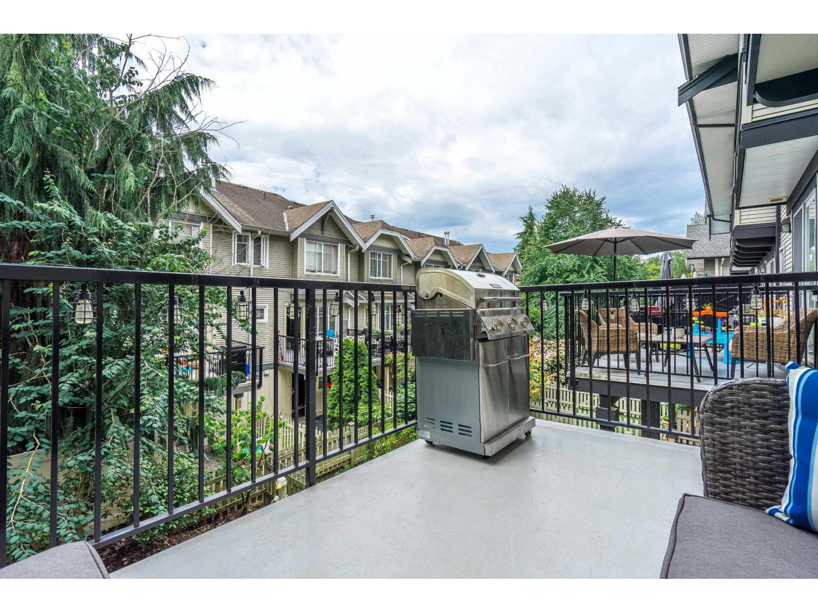 Photo 10 of 1 6747 203 Street, Langley BC