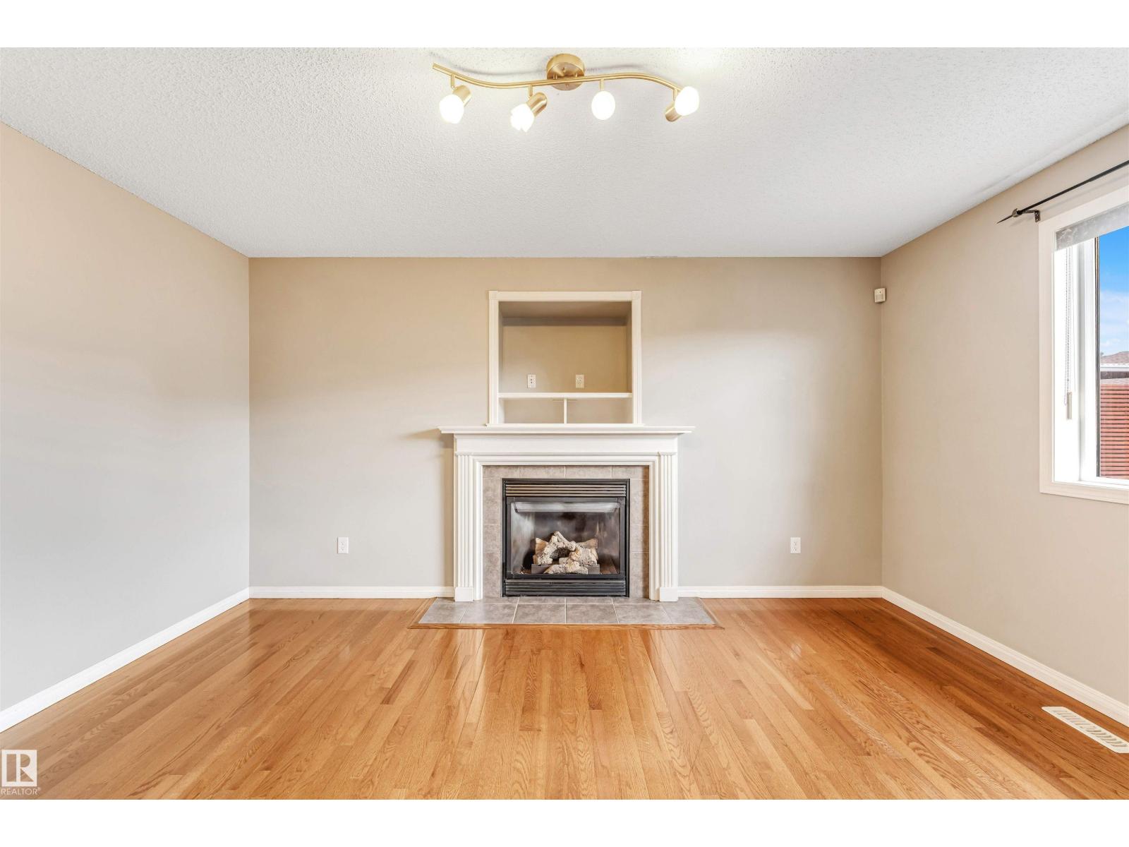 Photo 17 of 144 55 St Sw, Edmonton AB