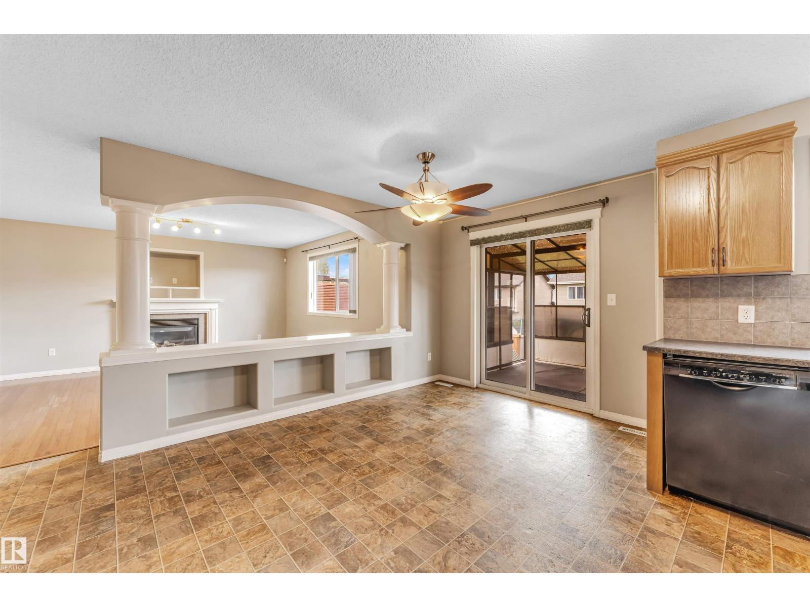 Photo 21 of 144 55 St Sw, Edmonton AB