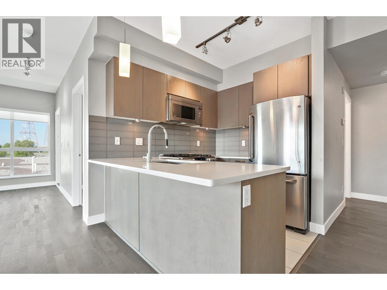 Photo 3 of 506 10033 River Drive, Richmond BC