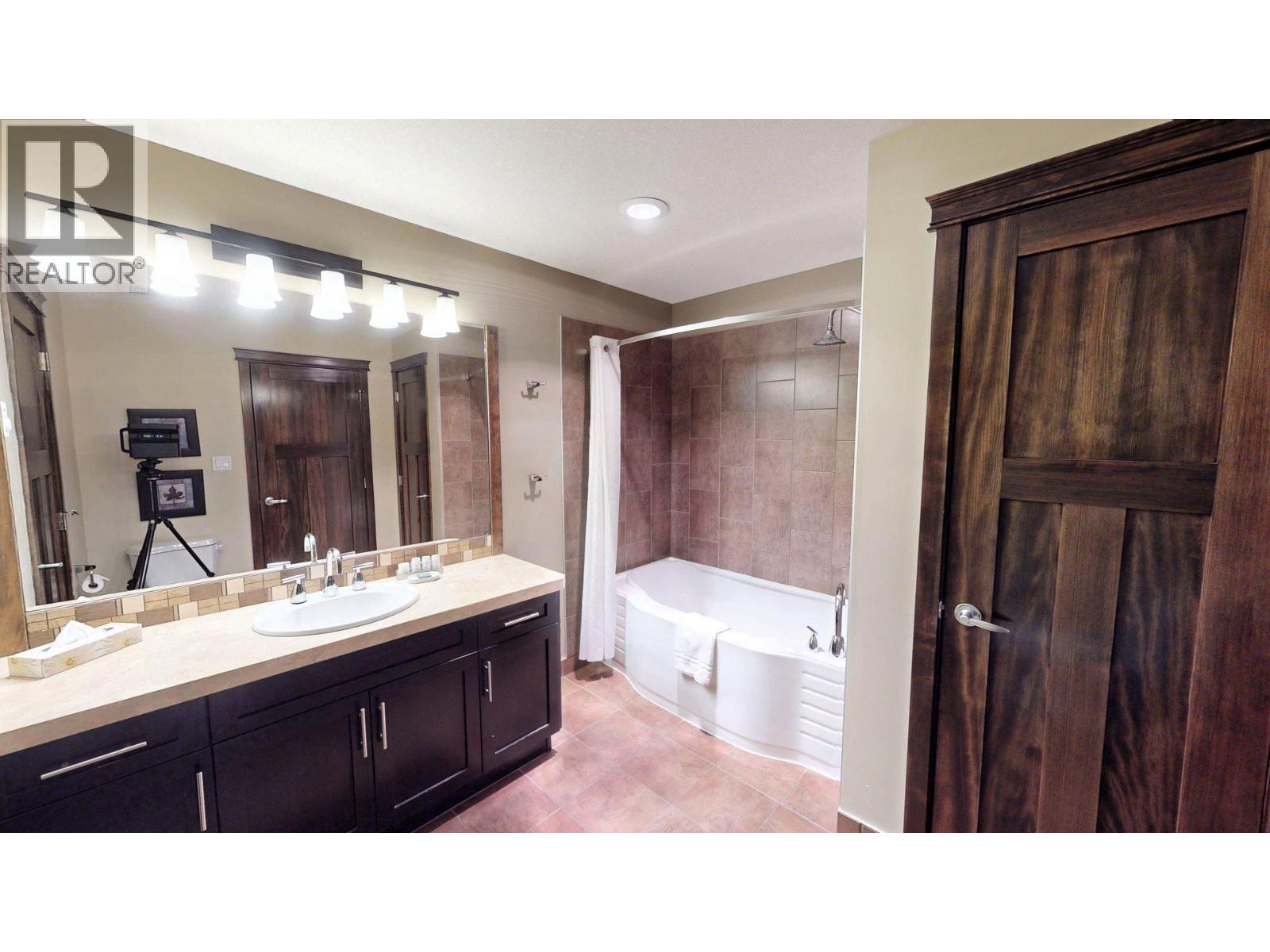 Photo 25 of 800 Bighorn Boulevard Unit 825 D, Radium Hot Springs BC
