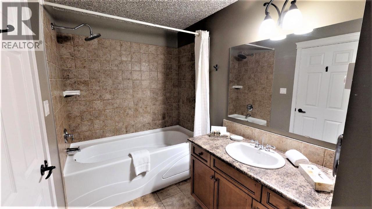 Photo 34 of 400 Bighorn Boulevard Unit 416 J, Radium Hot Springs BC