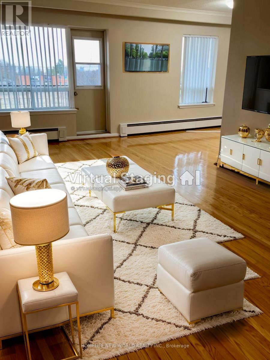 Photo 1 of 3 230 Wilmington Avenue, Toronto ON