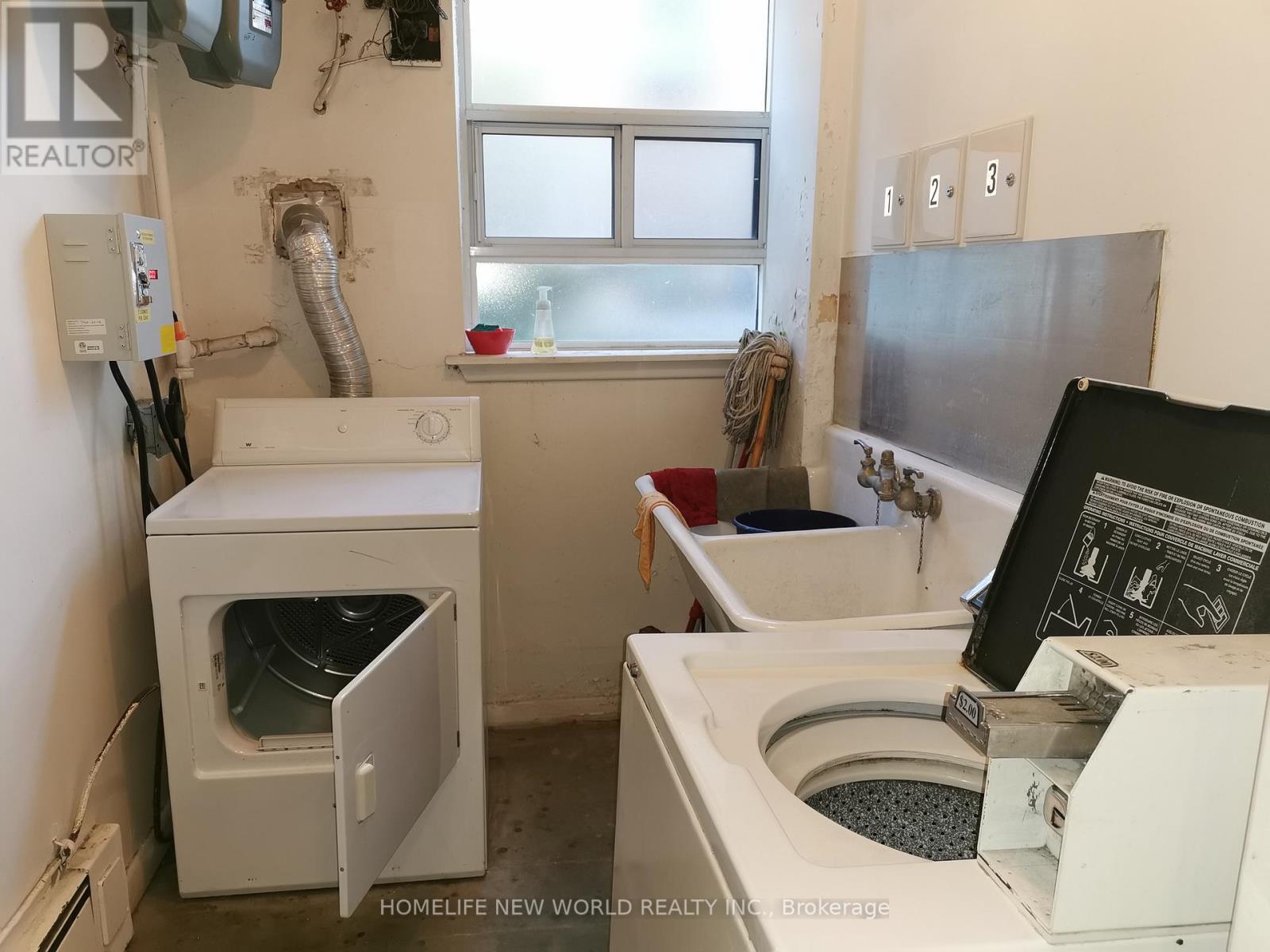 Photo 17 of 3 230 Wilmington Avenue, Toronto ON