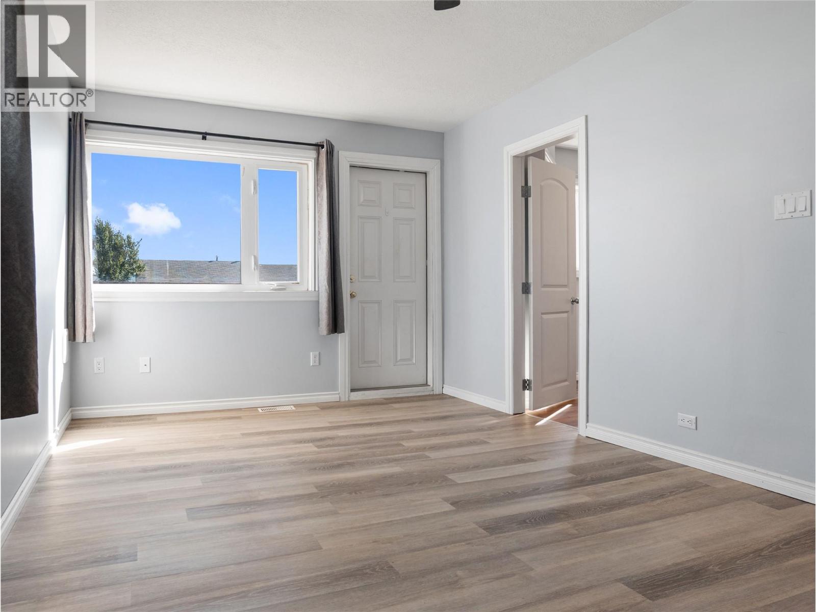 412 100 Avenue, Dawson Creek