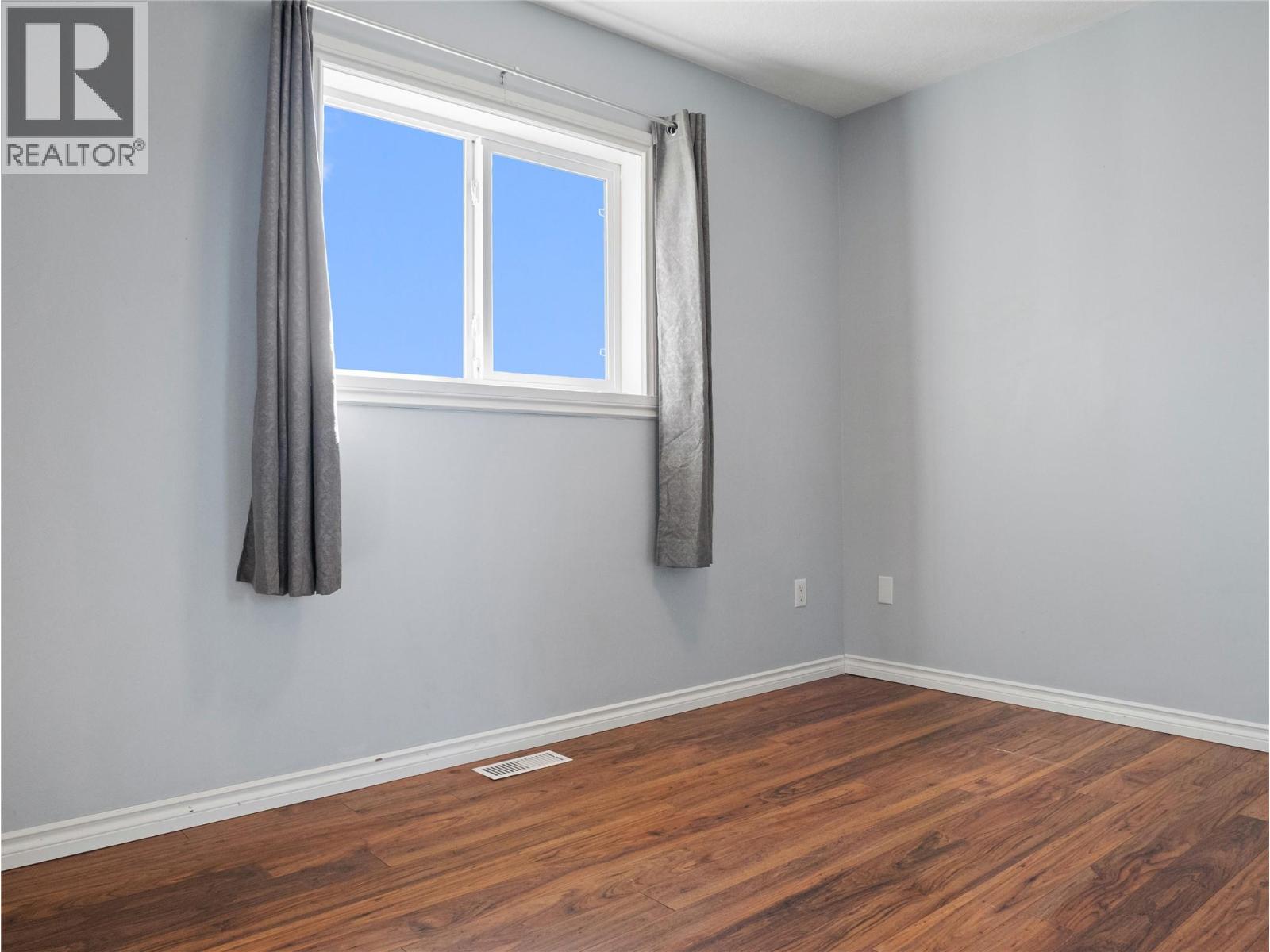 412 100 Avenue, Dawson Creek