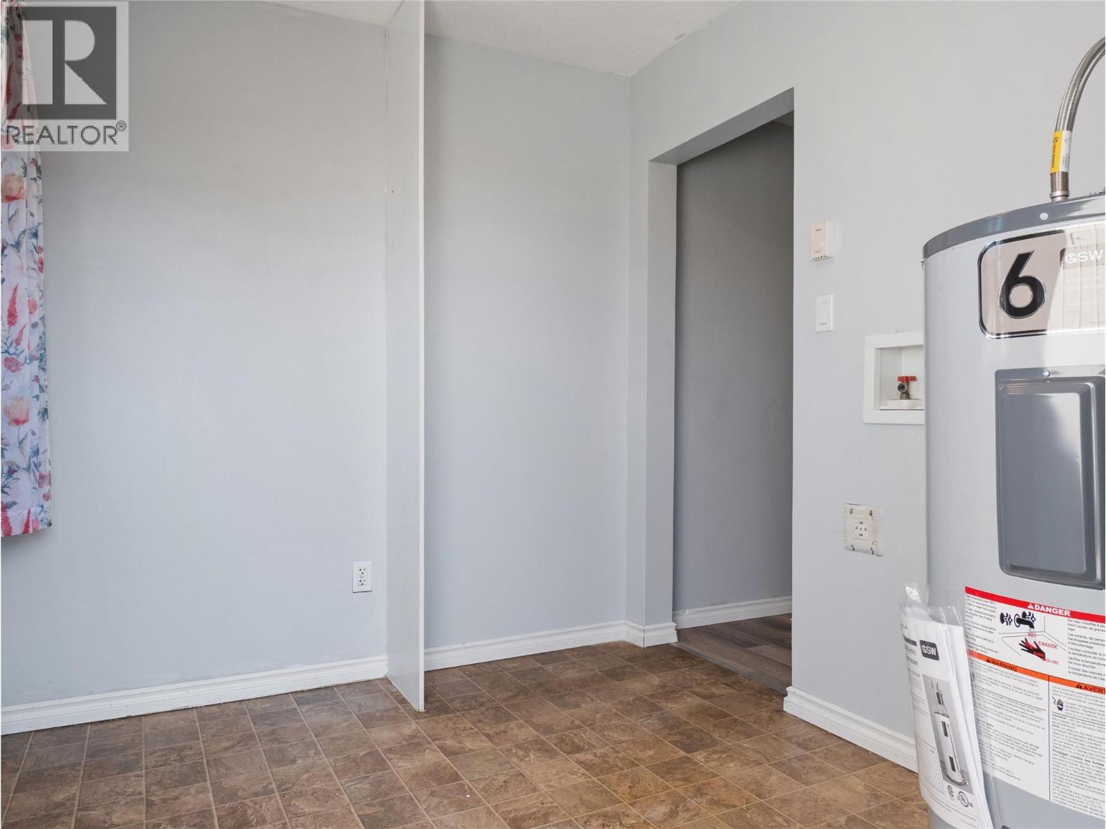 412 100 Avenue, Dawson Creek