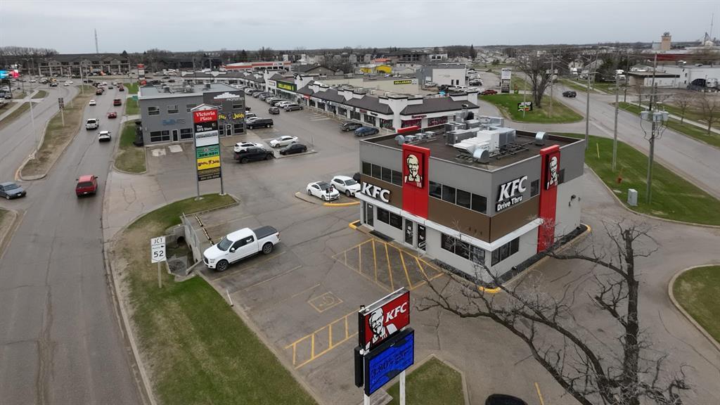 Photo 2 of 10 Brandt Street, Steinbach MB