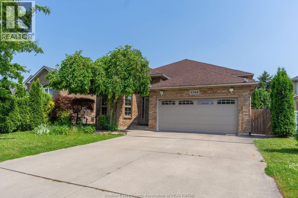 Photo 1 of 1544 Imperial Crescent, Windsor ON