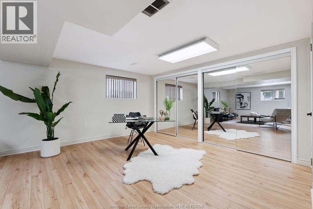 Photo 21 of 1544 Imperial Crescent, Windsor ON