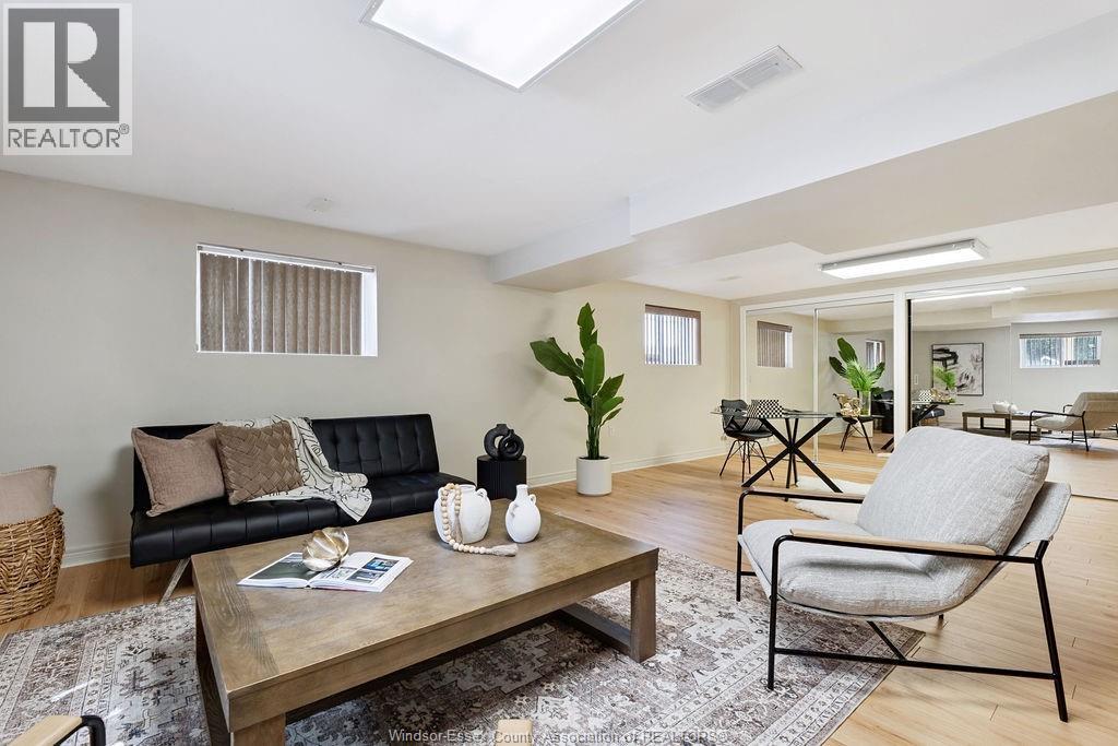 Photo 23 of 1544 Imperial Crescent, Windsor ON