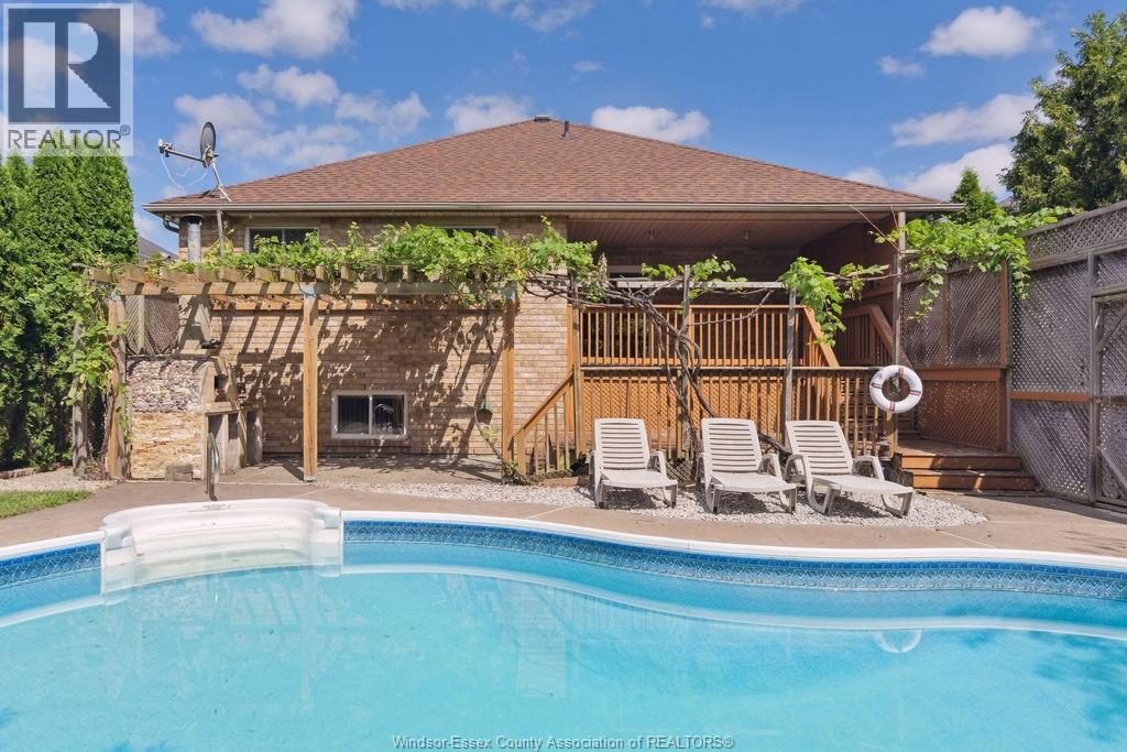 Photo 31 of 1544 Imperial Crescent, Windsor ON