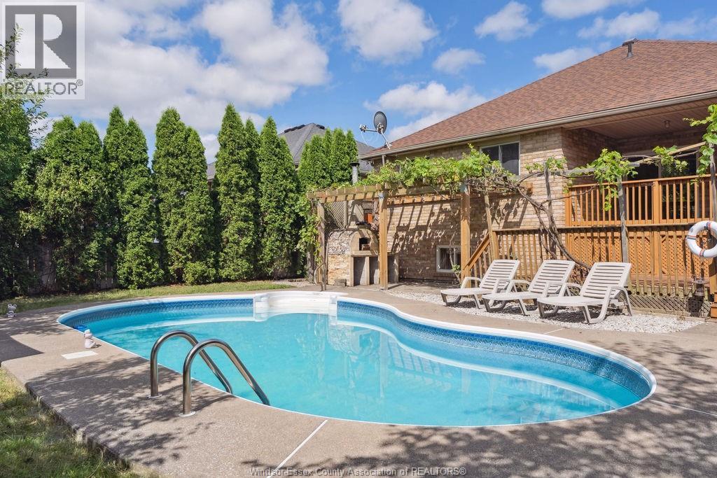 Photo 32 of 1544 Imperial Crescent, Windsor ON