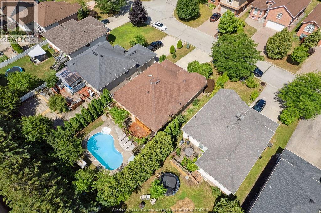 Photo 35 of 1544 Imperial Crescent, Windsor ON