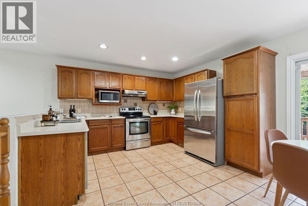 Photo 8 of 1544 Imperial Crescent, Windsor ON
