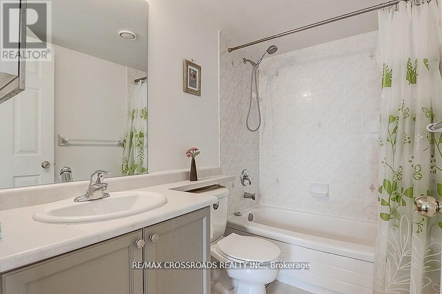 Photo 32 of 2106 18 Parkview Avenue, Toronto ON