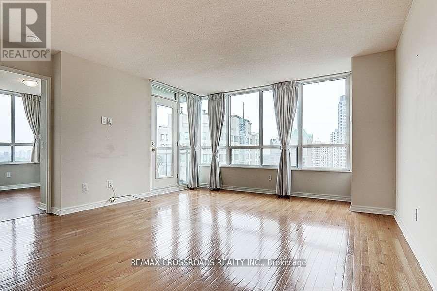 Photo 6 of 2106 18 Parkview Avenue, Toronto ON