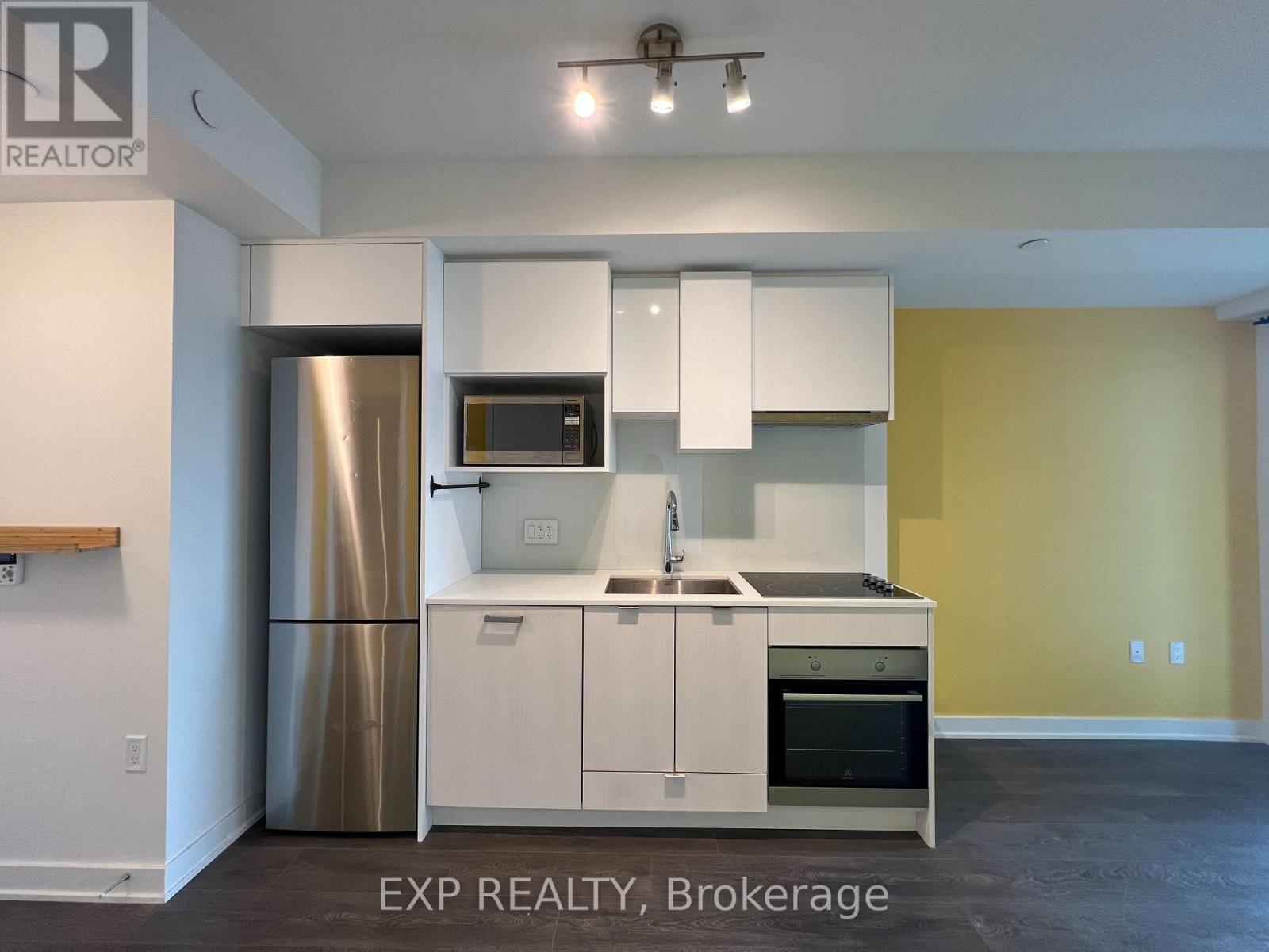 Photo 7 of 3213 195 Redpath Avenue, Toronto ON