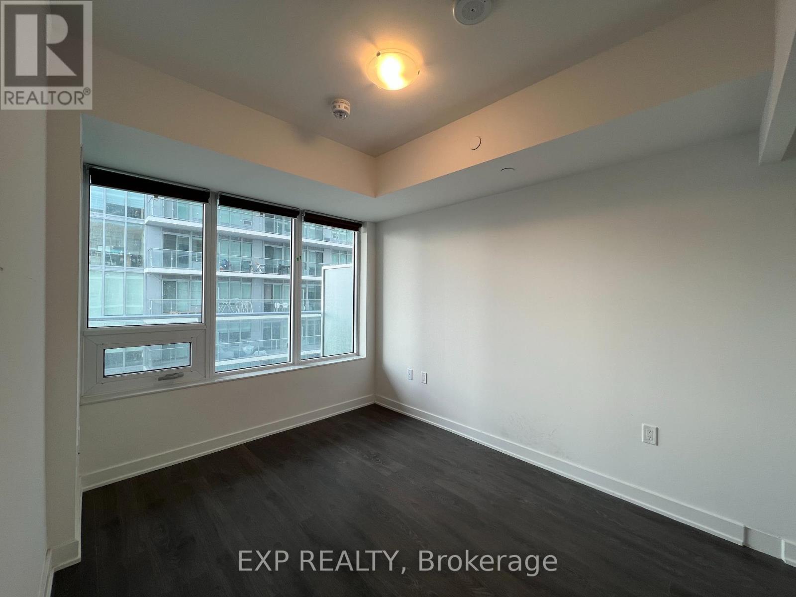 Photo 8 of 3213 195 Redpath Avenue, Toronto ON