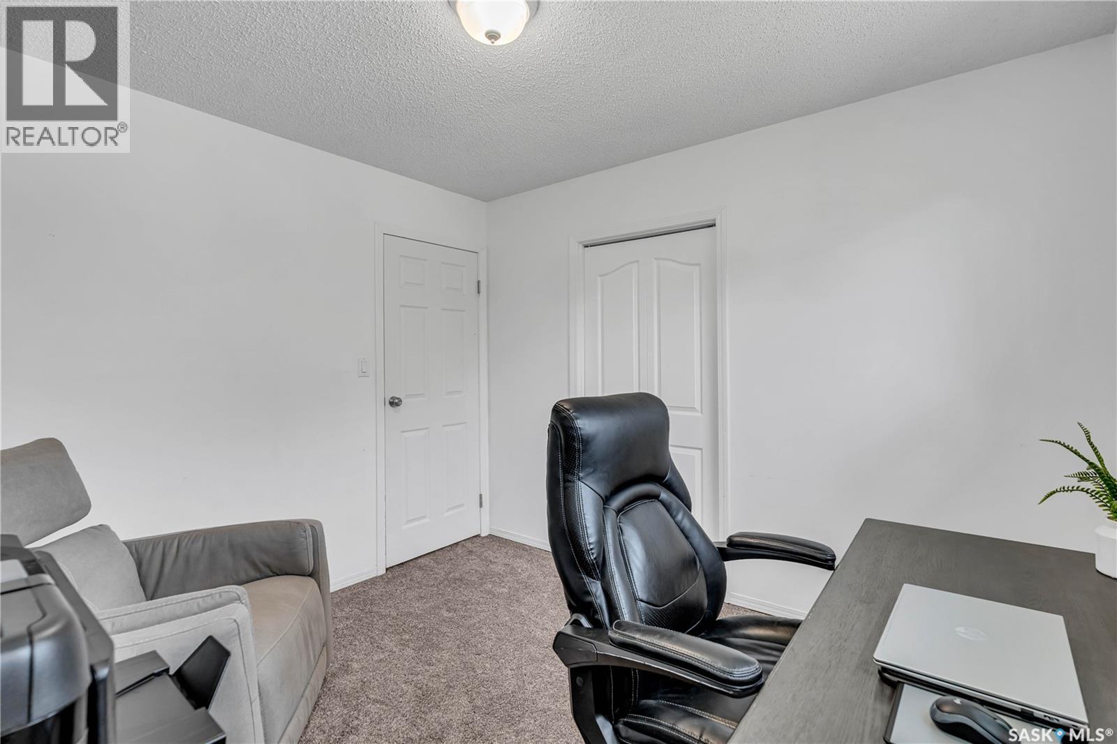 Photo 18 of Street 326 King Street, Balgonie SK