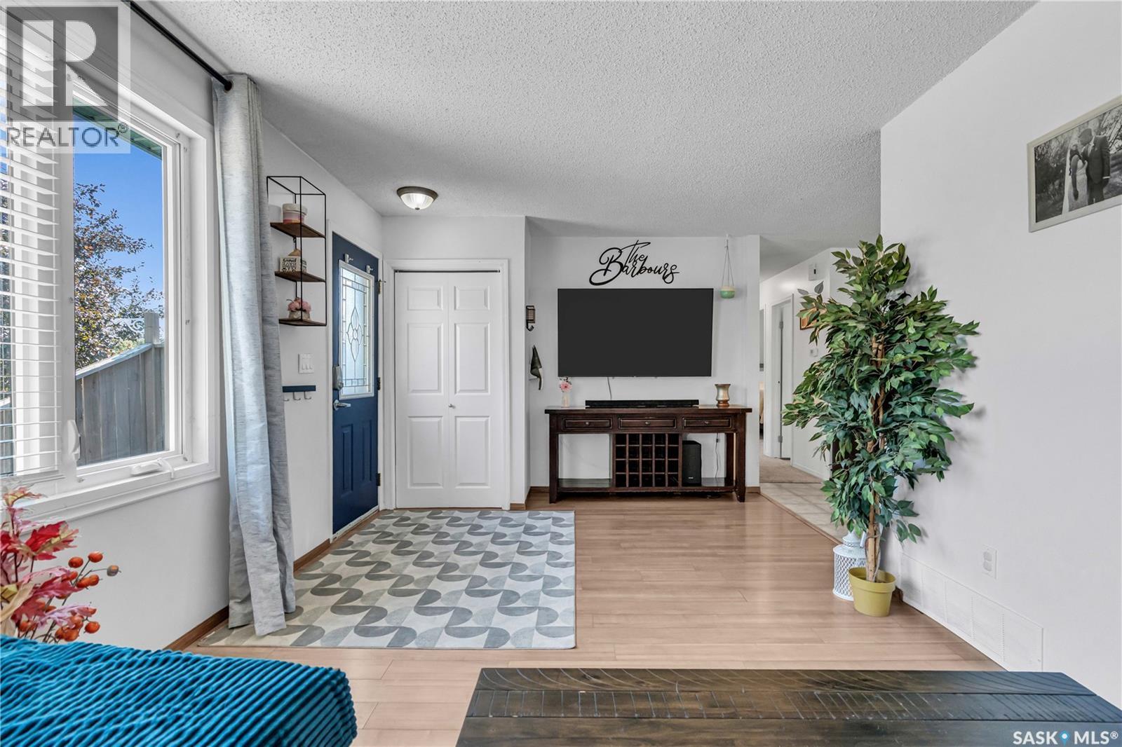 Photo 8 of Street 326 King Street, Balgonie SK