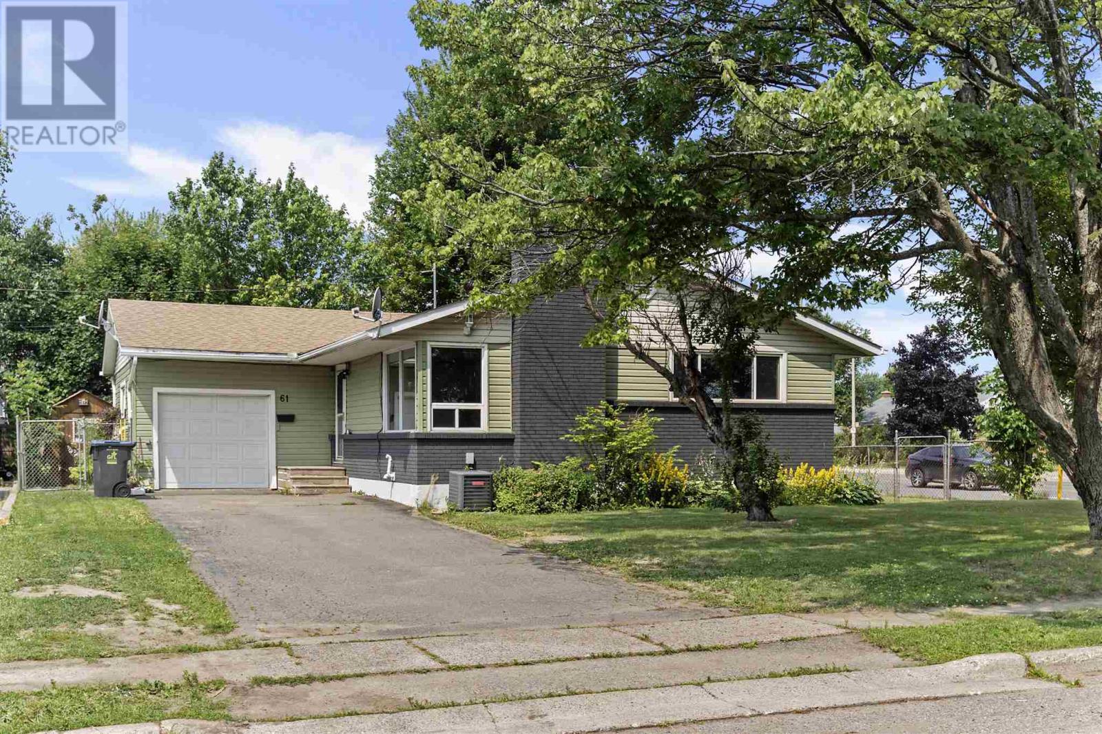 Photo 1 of 61 Cartier St, Sault Ste Marie ON